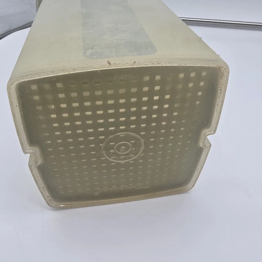 Tupperware Pick-A-Deli Pickle Olive Keeper Avocaod Green Lid 1560 Vintage